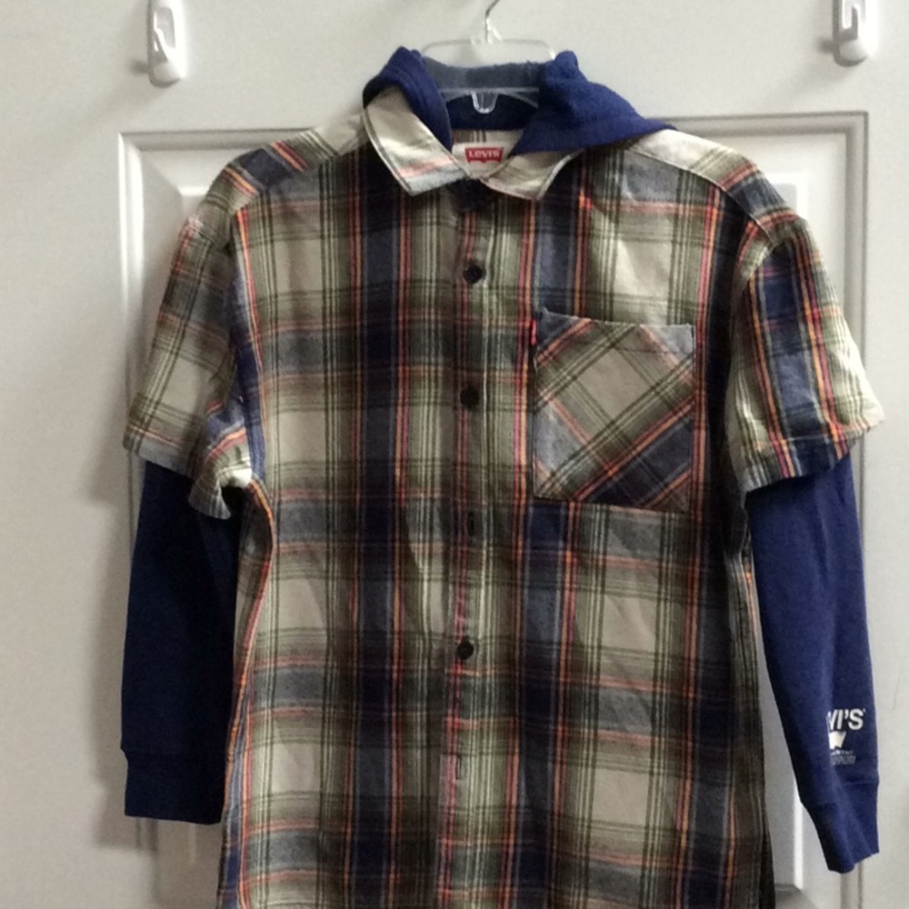 Levi’s boys plaid flannel button down shirt Sz M